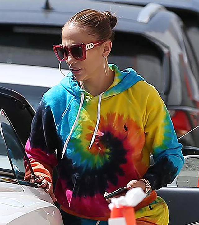 Jennifer Lopez Is Makeup Free On The Mother Set — Photos – Hollywood Life