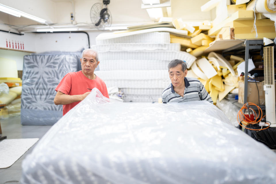 完成維修的床褥將會重新包裝好，並委托搬運公司送貨上門。
