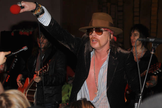 Axl Rose Is Not Enjoying Those Fat Axl Memes