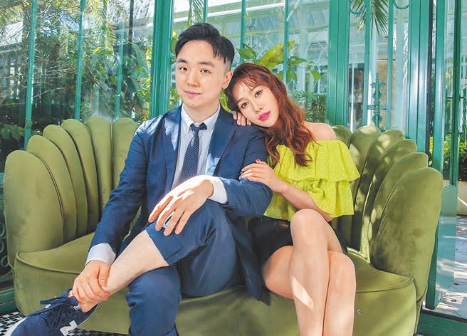 林佩瑤（右）和名廚武俊傑結婚2年，每天都像在熱戀。（粘耿豪攝）