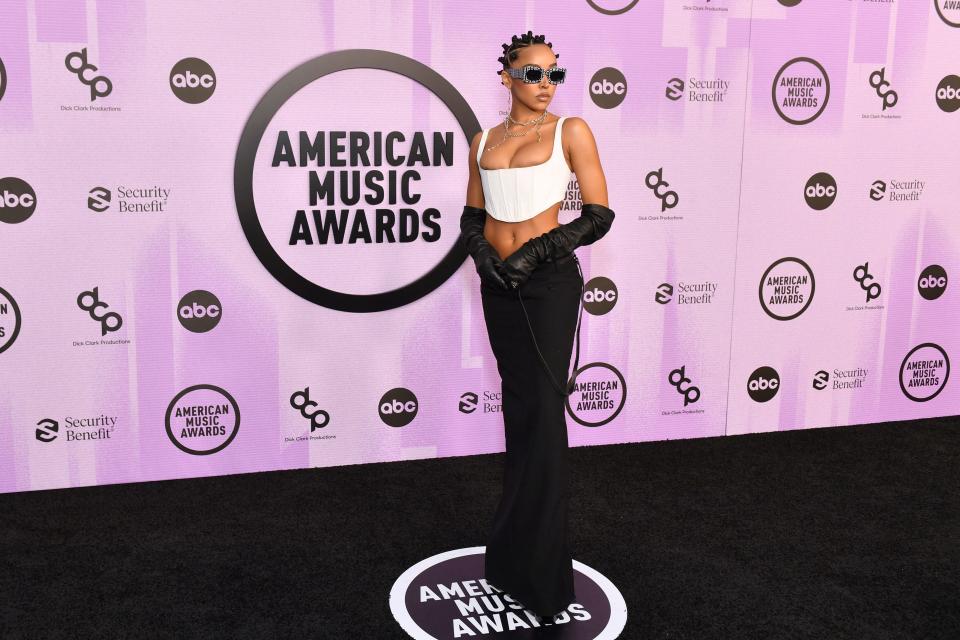 Tinashe attends the 2022 American Music Award