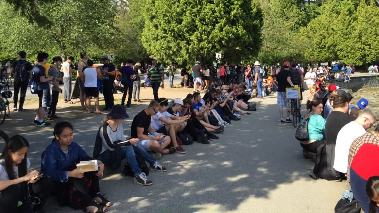 Hundreds flock to Stanley Park despite cancelled Pokémon Go meet-up