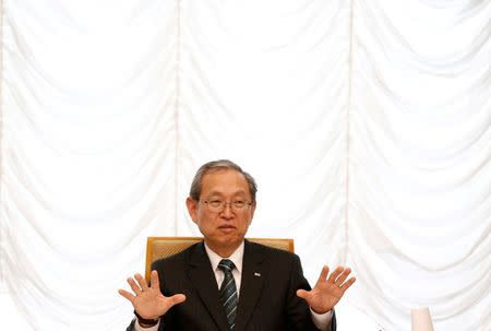 Toshiba Corp Chief Executive Satoshi Tsunakawa attends a round-table interview with reporters in Tokyo, Japan, June 23, 2016. REUTERS/Thomas Peter