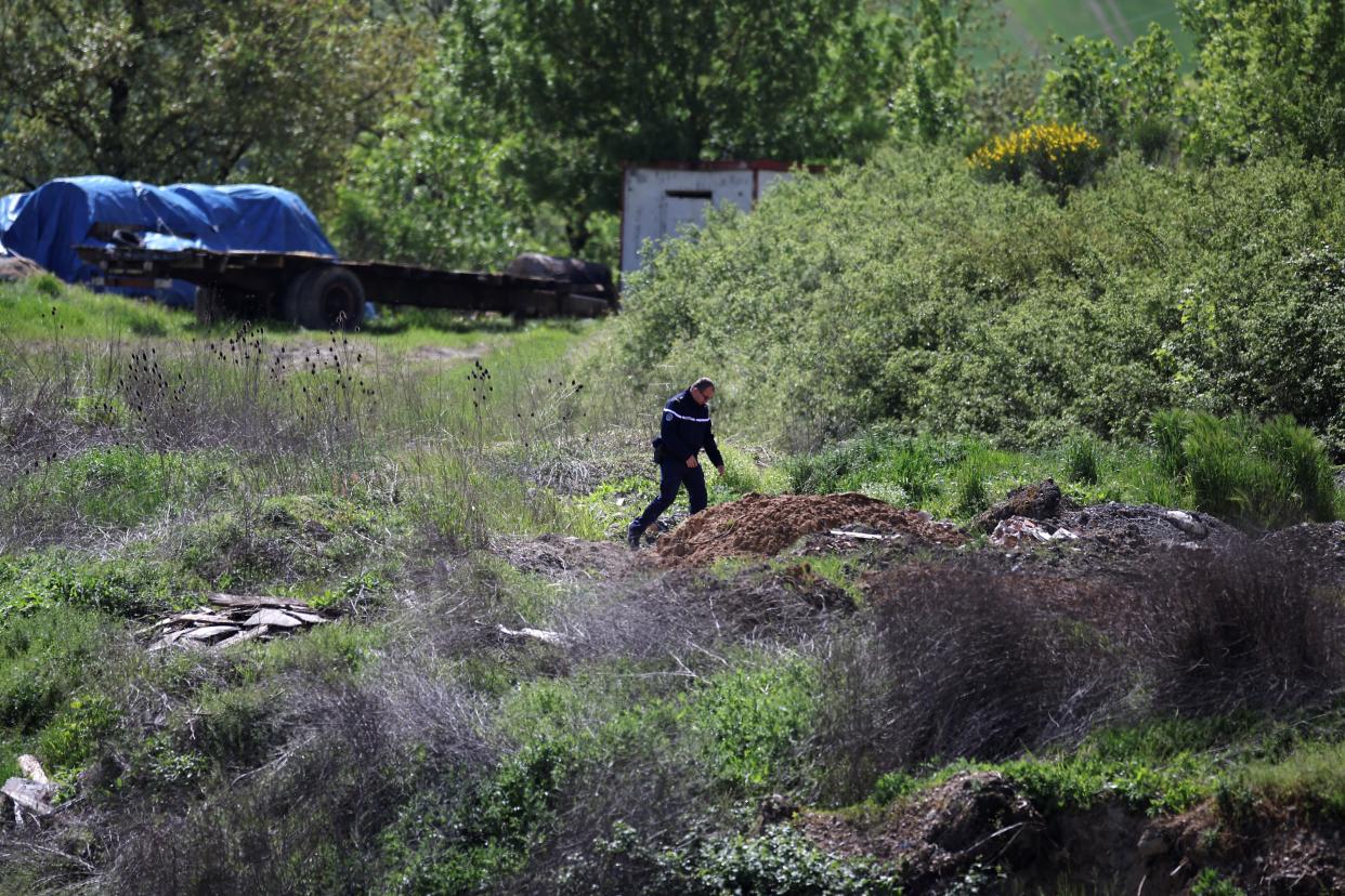 Ce 18 avril, des fouilles s'organisent dans le Tarn autour de Cagnac-les-Mines, où Delphine Jubillar a disparu en 2020. (Photo by Valentine CHAPUIS / AFP)