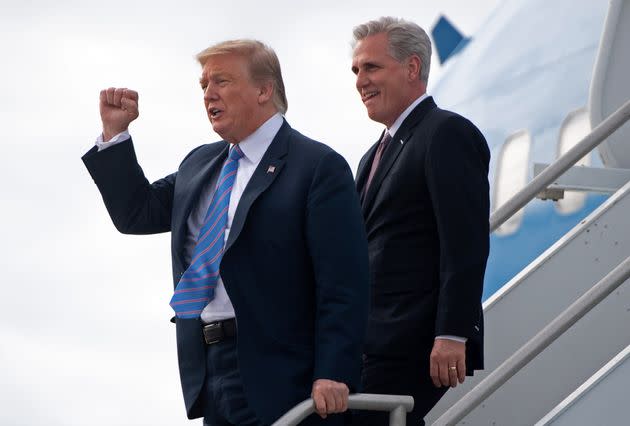 President Donald Trump and House Republican Leader Kevin McCarthy (Calif.) disembark from Air Force One in Los Angeles, April 5, 2019. (Photo: SAUL LOEB via Getty Images)