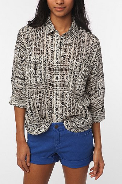 <div class="caption-credit"> Photo by: Urban Outfitters</div><b>ASOS Scallop Edge Pearl Collar, $25.87</b> <br> A fun pattern to peak out from beneath a sweater. <br>