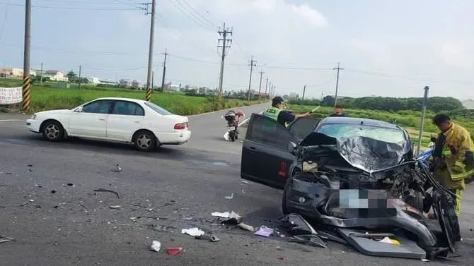 &#x009019;&#x008d77;&#x008eca;&#x00798d;&#x0070ba;&#x0081ea;&#x005c0f;&#x005ba2;&#x008207;&#x005927;&#x008ca8;&#x008eca;&#x0078b0;&#x00649e;&#x004e8b;&#x006545;&#x00ff0c;&#x00767c;&#x00751f;&#x00539f;&#x0056e0;&#x004ecd;&#x005f85;&#x008b66;&#x0065b9;&#x0091d0;&#x006e05;&#x003002;&#x00ff08;&#x005716;&#x00ff0f;&#x007ffb;&#x00651d;&#x00756b;&#x009762;&#x00ff09;