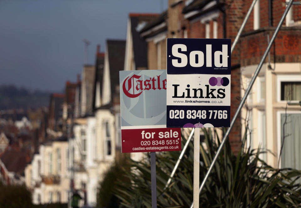 EMBARGOED TO 0001 MONDAY AUGUST 9 File photo dated 23/01/15 of For Sale and Sold signs outside houses in north London. The average number of homes for sale per estate agency branch has shrunk by 40% since January, according to a report. On average, estate agency branches now had around 23 properties for sale in June, marking a 40% decrease compared with January 2021, Propertymark, an association representing estate agents across the UK, said. Issue date: Monday August 9, 2021.