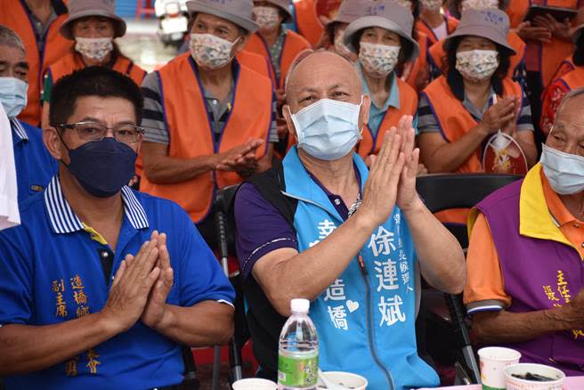 造橋鄉長參選人徐連斌在苗栗陶界相當有名。（謝明俊攝）