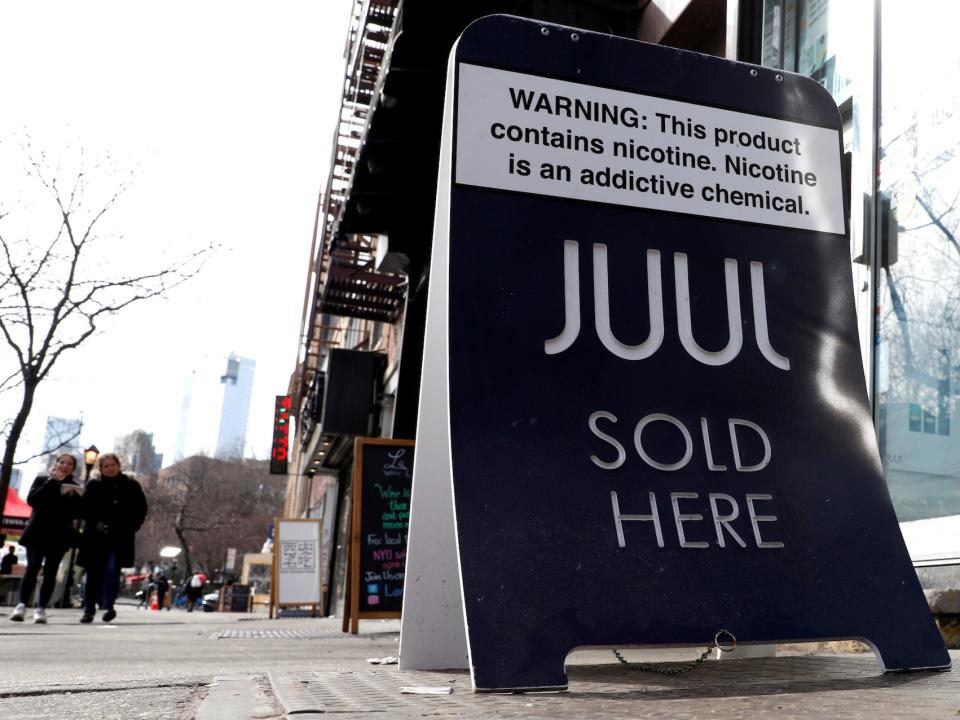 juul vaping sign