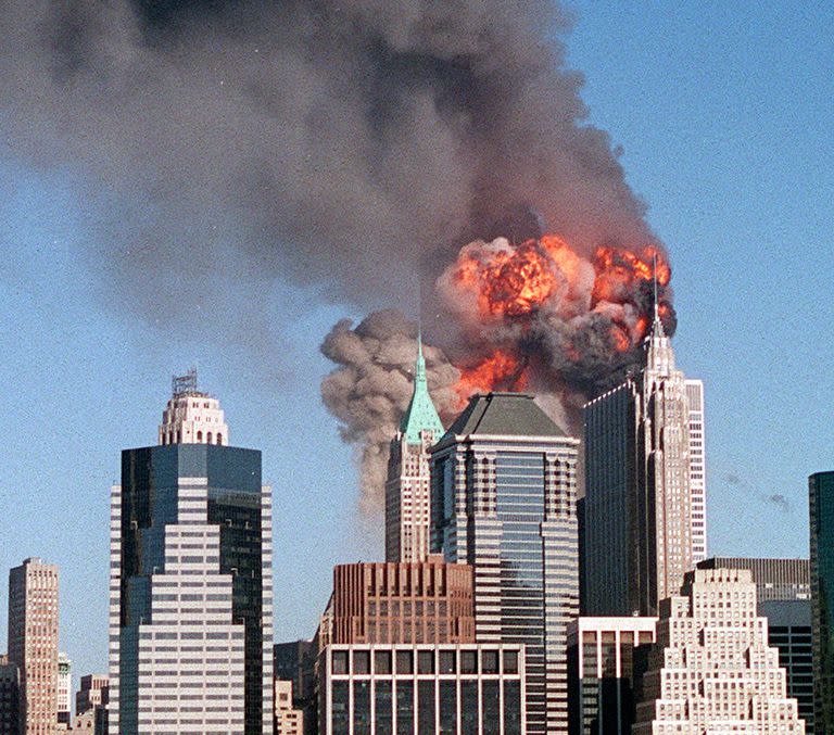 La explosi&#xf3;n despu&#xe9;s de que el segundo avi&#xf3;n golpeara el World Trade Center