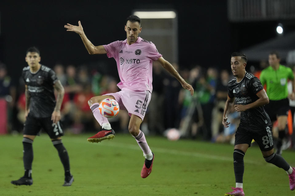 Inter Miami midfielder Sergio Busquets (5) controls a ball in the first half of the U.S. Open Cup final soccer match against the Houston Dynamo, Wednesday, Sept. 27, 2023, in Fort Lauderdale, Fla. (AP Photo/Rebecca Blackwell)