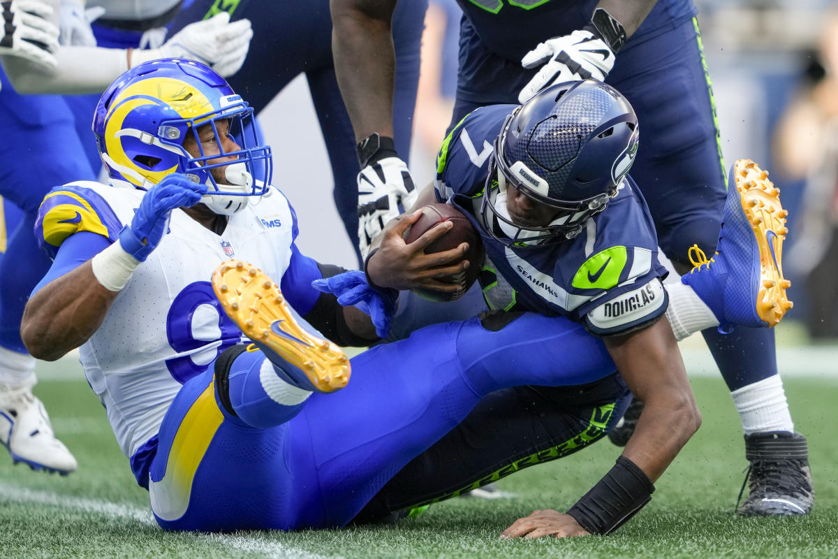 Bobby Wagner leaves with foot injury - NBC Sports