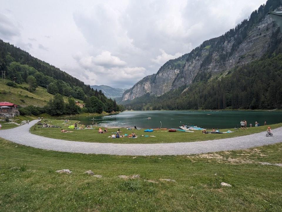 lake montriond