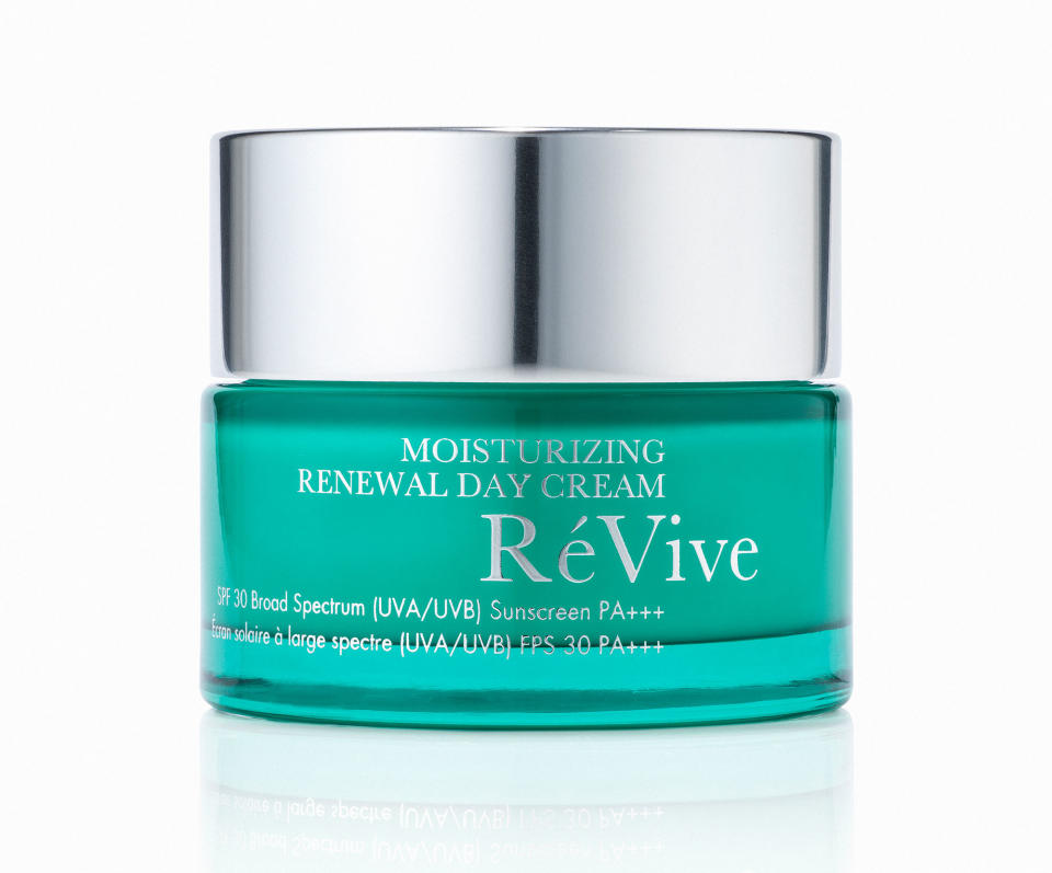 Revive Moisturizing Renewal Day Cream SPF 30