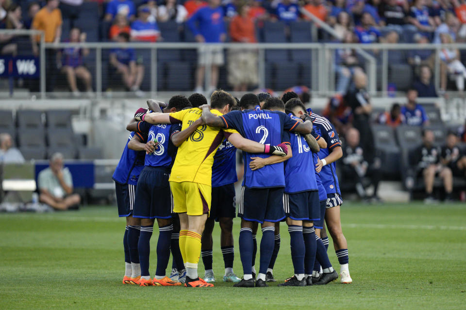 FC Cincinnati players huddle before the second half of an MLS soccer match against Toronto FC on Wednesday, June 21, 2023, in Cincinnati. (AP Photo/Jeff Dean)