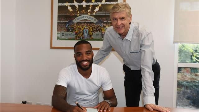 Wenger mise sur Lacazette (Twitter).