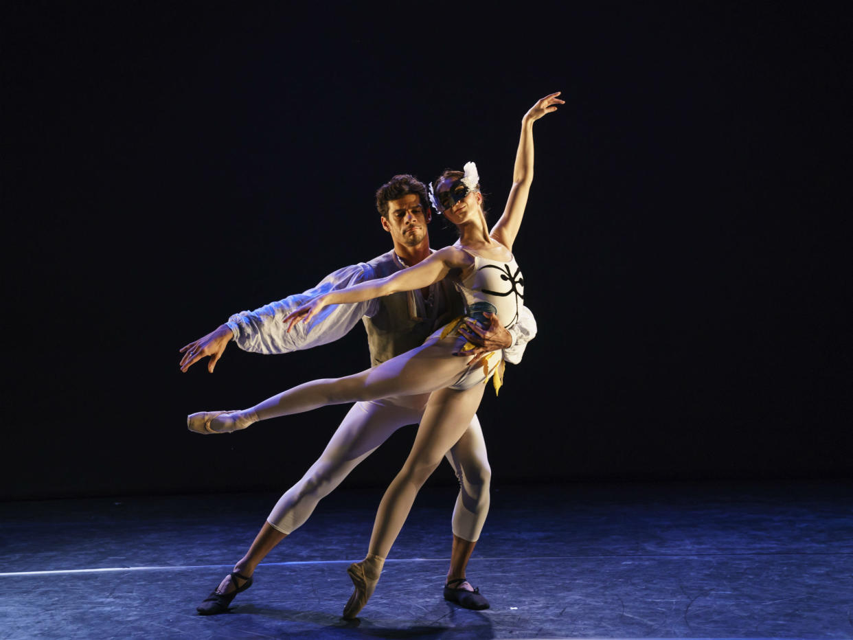 Thiago Soares and Lauren Cuthbertson in 'House of Birds': Bill Cooper