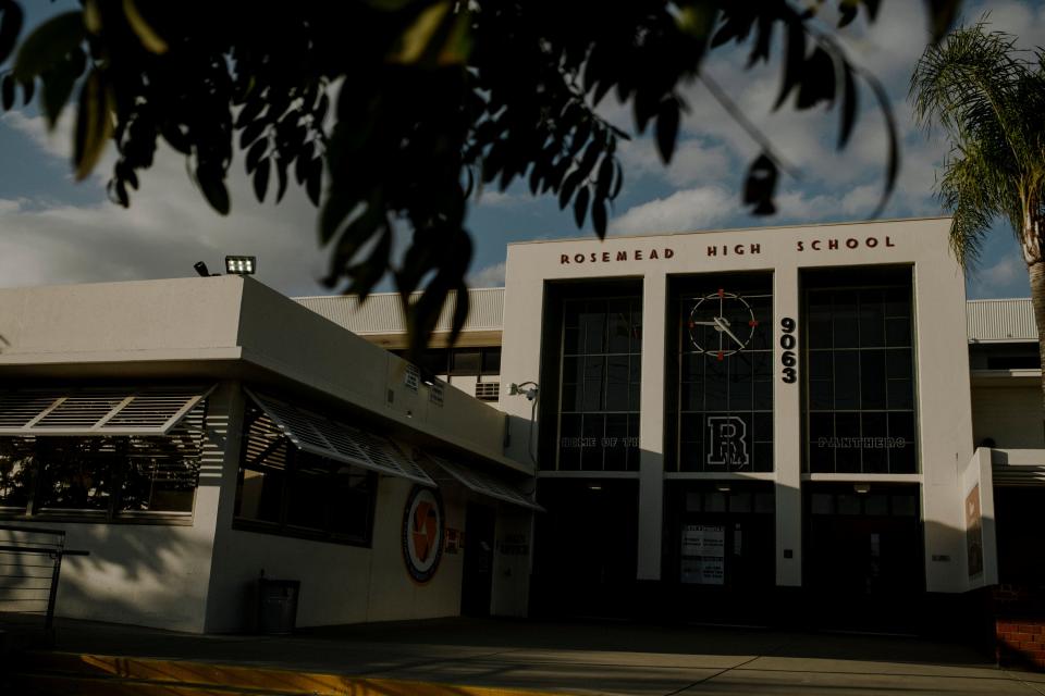 A photo of the Rosemead High School facade. Notable alumni include singer Vikki Carr, musician Taboo of the Black Eyed Peas, and former National Football League head coach Rod Marinelli.