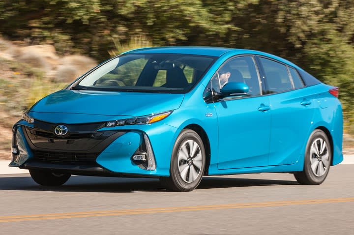 2017 Toyota Prius Prime Advanced front quarter left photo