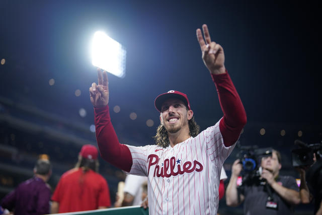 Phillies' Michael Lorenzen has no-hitter through 8 innings vs