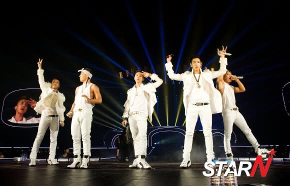 BigBang starts out their Japan 3 Dome Tour