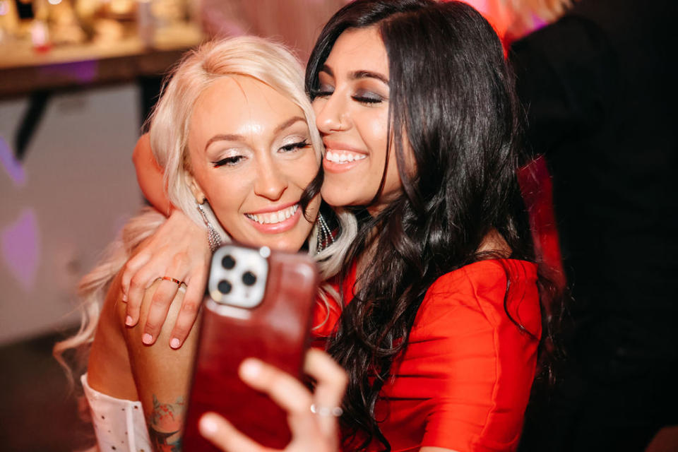 Sania Khan and Jessica Henderson-Eubanks at the latter's wedding in Joshua Tree, California on March 26, 2022.<span class="copyright">Casey Yoshida</span>