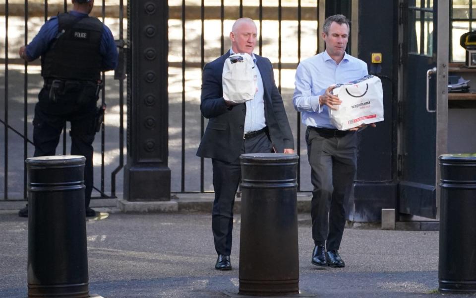 The scene at No 10 as emergency supplies of Wagamama's arrive at the scene - Dominic Lipinski/PA Wire