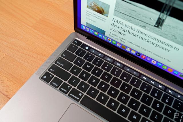 Test Apple MacBook Pro 13 M2 (2022) : petite renaissance ou chant