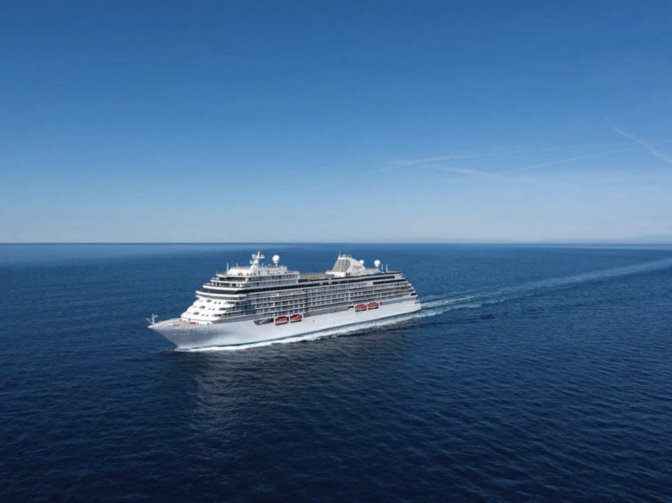 Die Seven Seas Explorer wird von der Kreuzfahrtgesellschaft als "das luxuriöseste Schiff der Welt" bezeichnet. - Copyright: Six Star Cruises