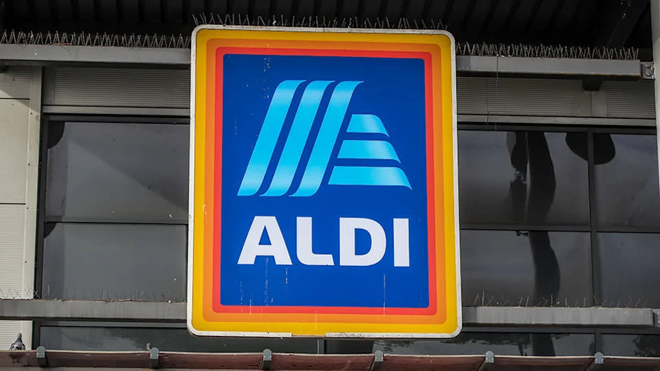 Eine Aldi-Kundin hat in einer Packung Chicken Nuggets einen nicht ganz jugendfreien Fund gemacht. (Bild: Getty Images)