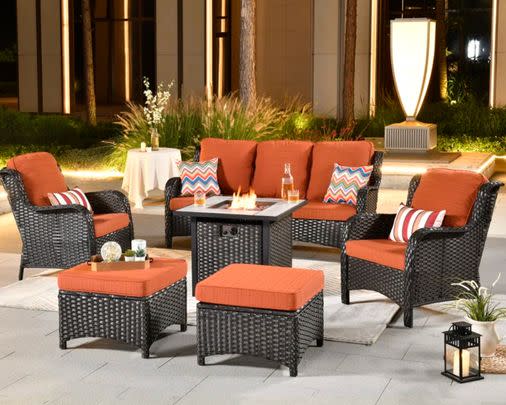 A complete set with chairs and a fire pit (20% off)