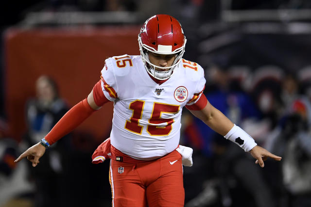 Patrick Mahomes trounces, trolls Bears as Chiefs cruise at Soldier Field