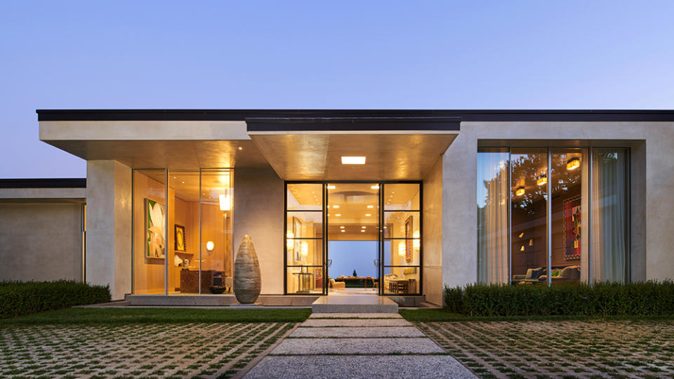 The front yard of the contemporary home - Credit: Nils Timm