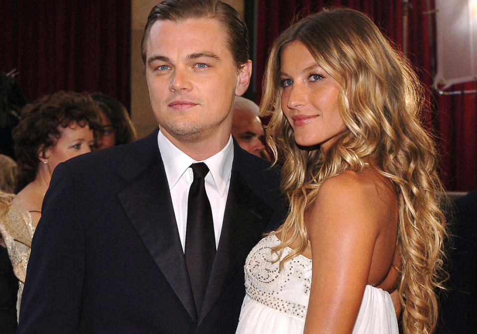 <p>C’est LA big love story de l’acteur. En 2000, deux ans après le succès mondial de « Titanic », Leonardo DiCaprio forme le couple le plus glamour au monde avec le mannequin brésilien Gisele Bündchen. Elle est le reine des podiums, il est le roi du box-office. Cette relation royale prend fin en 2005.</p><br>