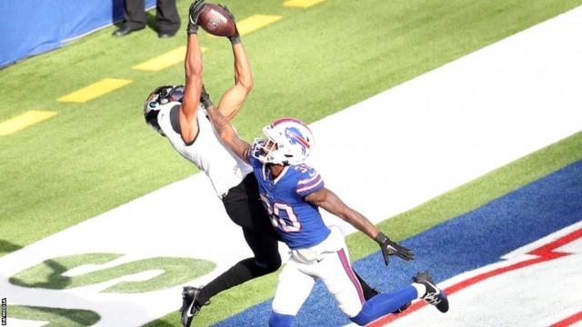 NFL week four review & results: 49ers & Eagles the only unbeaten teams as  Bills beat Miami - BBC Sport