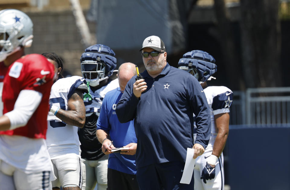 Hoofdcoach Mike McCarthy zei dat niemand dinsdag gewond raakte tijdens een brand in het trainingskamphotel van de Dallas Cowboys in Oxnard, Californië. (Kevork Djansezian/Getty Images)