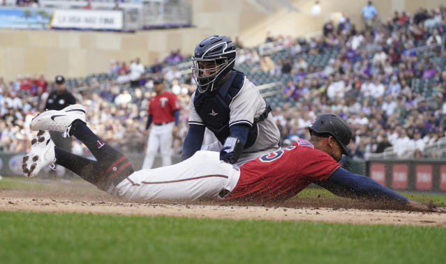 Red-hot Yankees hold off Twins for seventh straight victory