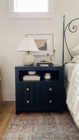 <p><a href="https://abbottabode.com/tutorials/diy-fluted-nightstand/" data-component="link" data-source="inlineLink" data-type="externalLink" data-ordinal="1" rel="nofollow">Abbott Abode</a></p>