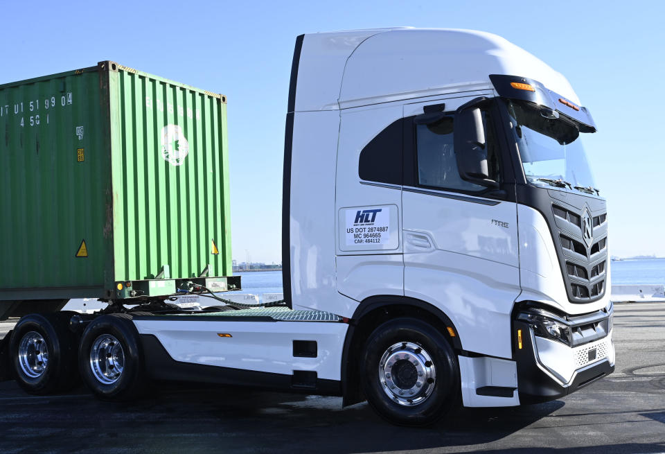 San Pedro, CA - December 17: The first two zero-emissions electric trucks, from an order of 100 vehicles, delivered from the Nikola Corporation to Total Transportation  Services at the Port of Los Angeles in San Pedro on Friday, December 17, 2021. (Photo by Brittany Murray/MediaNews Group/Long Beach Press-Telegram via Getty Images)