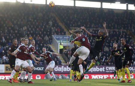 Football Soccer Britain - Burnley v Manchester City - Premier League - Turf Moor - 26/11/16 Burnley's Jeff Hendrick in action with Manchester City's Fernandinho Action Images via Reuters / Carl Recine Livepic