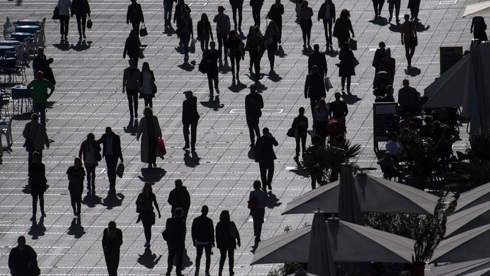 Laut einer aktuellen Studie hat sich die Schere zwischen den Wohlhabenden und den unteren Einkommensgruppen in den vergangenen Jahren noch weiter geöffnet. Foto: Marijan Murat