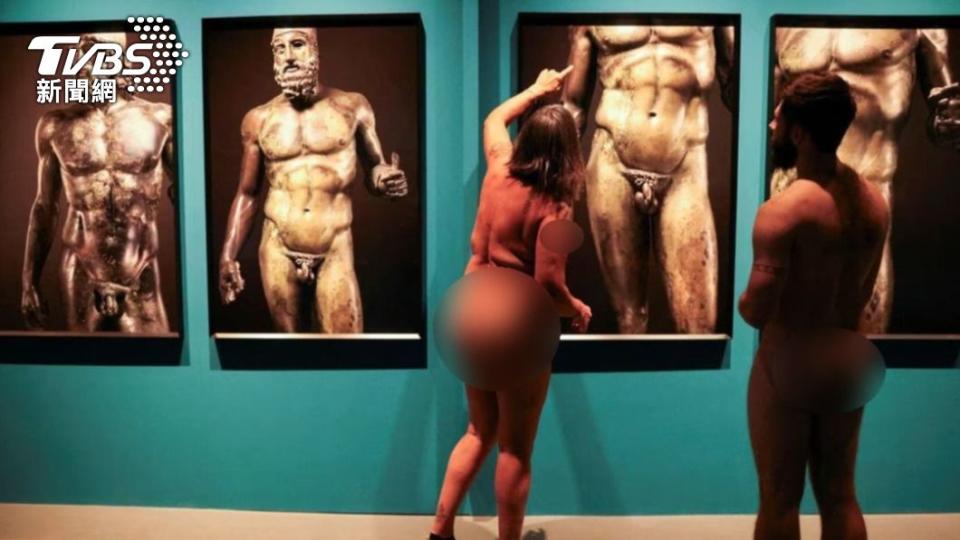 展覽開放觀眾「裸體參觀」。（圖／達志影像路透社）