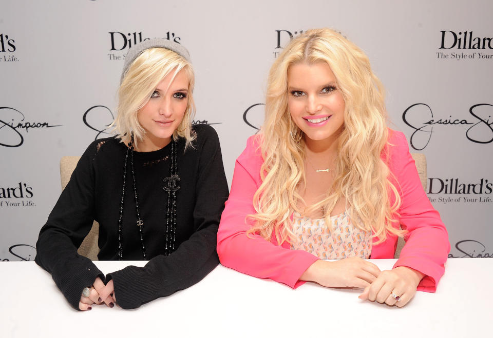 Jessica And Ashlee Simpson