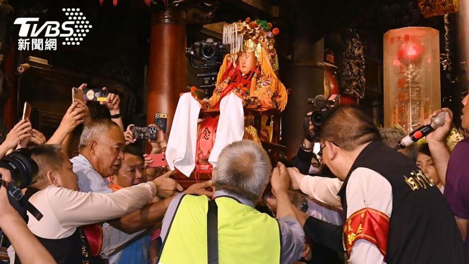 不少網友大讚白沙屯媽祖體貼。（圖／胡瑞麒攝）