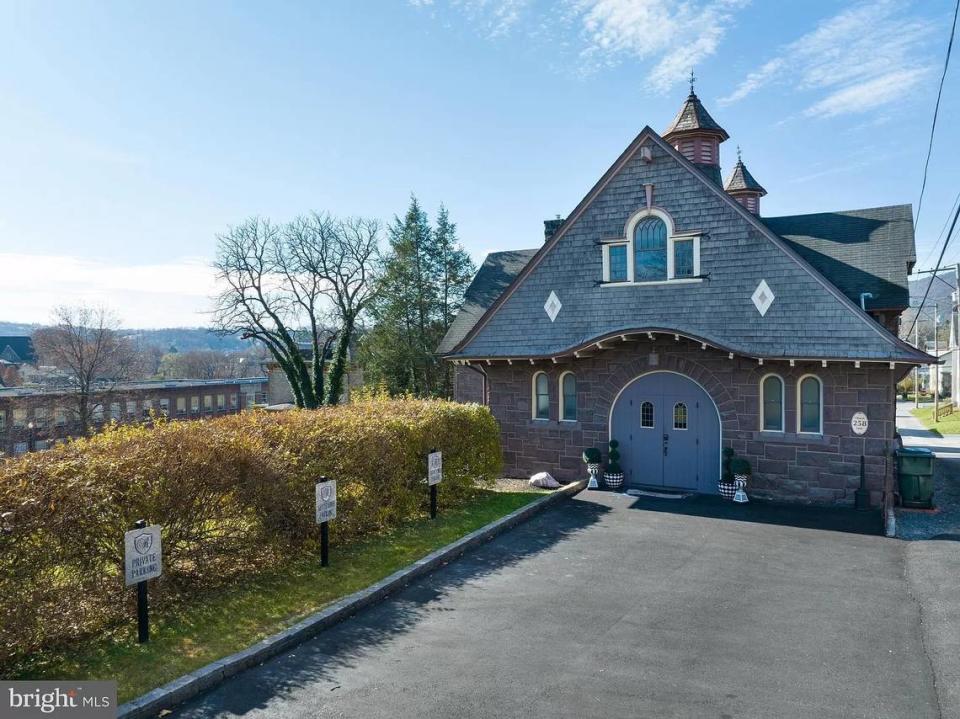 The carriage house at 101 W. Linn St. in Bellefonte hosts two additional suites for guests. Photo shared with permission from home’s listing agent, Peter Chiarkas of Kissinger, Bigatel and Brower Realtors.