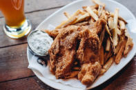 <p>On the surface, <strong><a href="http://www.thedailymeal.com/recipes/fish-and-chips-tartar-sauce" rel="nofollow noopener" target="_blank" data-ylk="slk:fish and chips;elm:context_link;itc:0;sec:content-canvas" class="link ">fish and chips</a></strong> sound like they should be pretty easy to make. You just batter up a piece of fish and toss it into the deep fryer with some frozen French fries, right? What could be easier? In reality, however, it's a very tricky dish to perfect, and when it's done poorly, it's a soggy mess. At these 20 restaurants, the fish and chips are anything but soggy; they're the best in the country.</p>