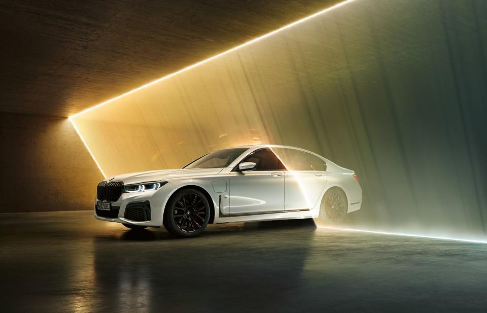 <p>BMW’s modular powertrain architecture means that each side of the 745e’s hybrid system is familiar. The gasoline engine is the turbocharged 3.0-liter inline-six that powers almost all of the company’s mid-range models, in a relaxed state of tune producing 280 horsepower. </p>