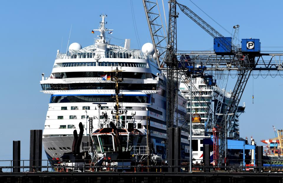 Numerosos países han cerrado sus puertos debido a la pandemia y los cruceros han pasado de ser vistos como una fuente de ingresos en las ciudades a considerarse un riesgo para la salud de sus habitantes. (Foto: Patrik Stollarz / AFP / Getty Images).