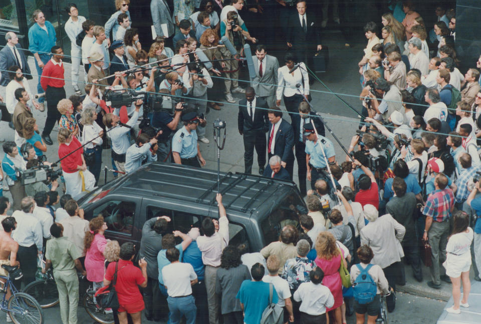 CANADA - JUNE 12:  Media circus: Throngs of journalists from around the world surround Ben Johnson as he leaves the Dubin inquiry following testimony   (Photo by Ron Bull/Toronto Star via Getty Images)